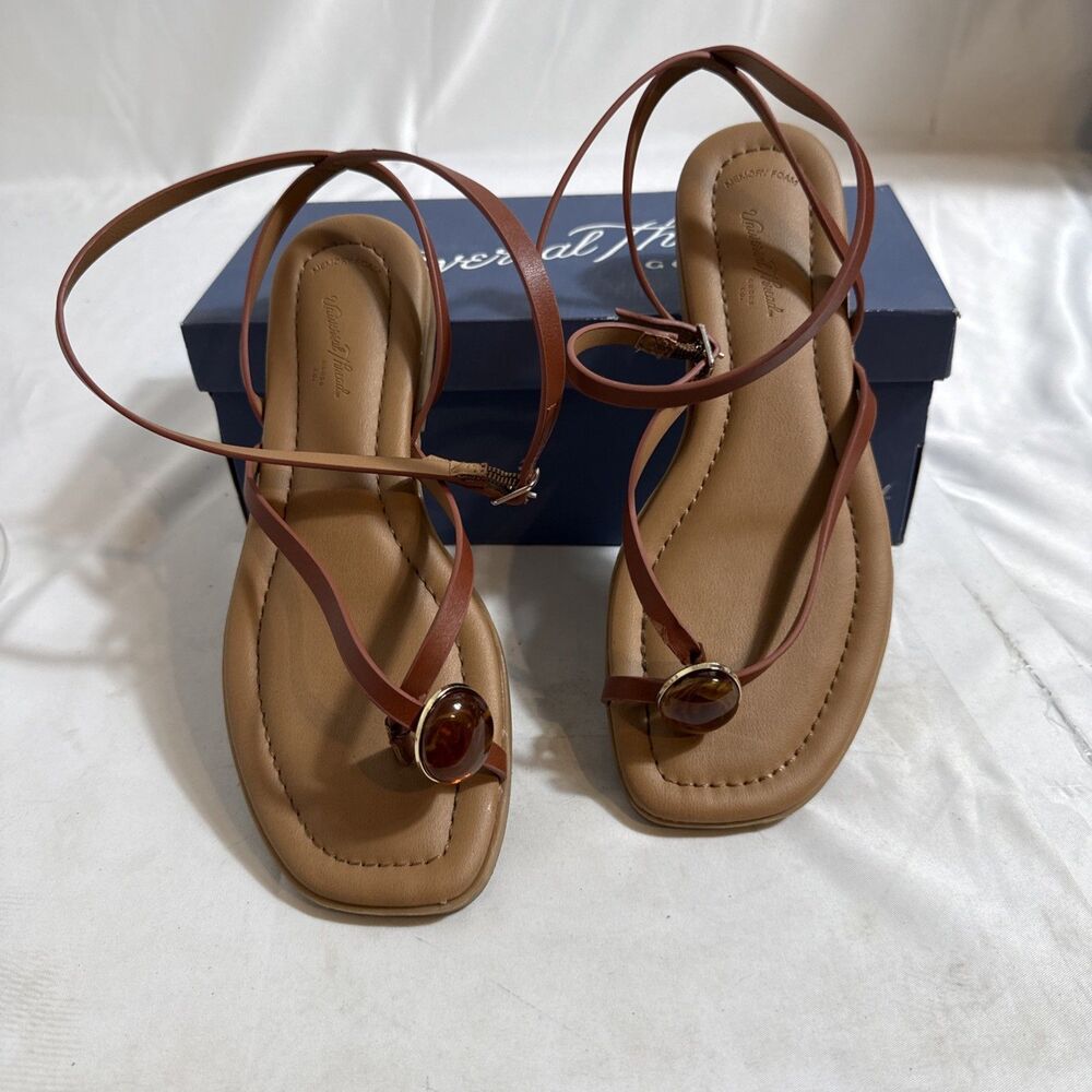 Universal Thread Elizabeth Sandals Womens 6 Thong Cognac Flat In Box